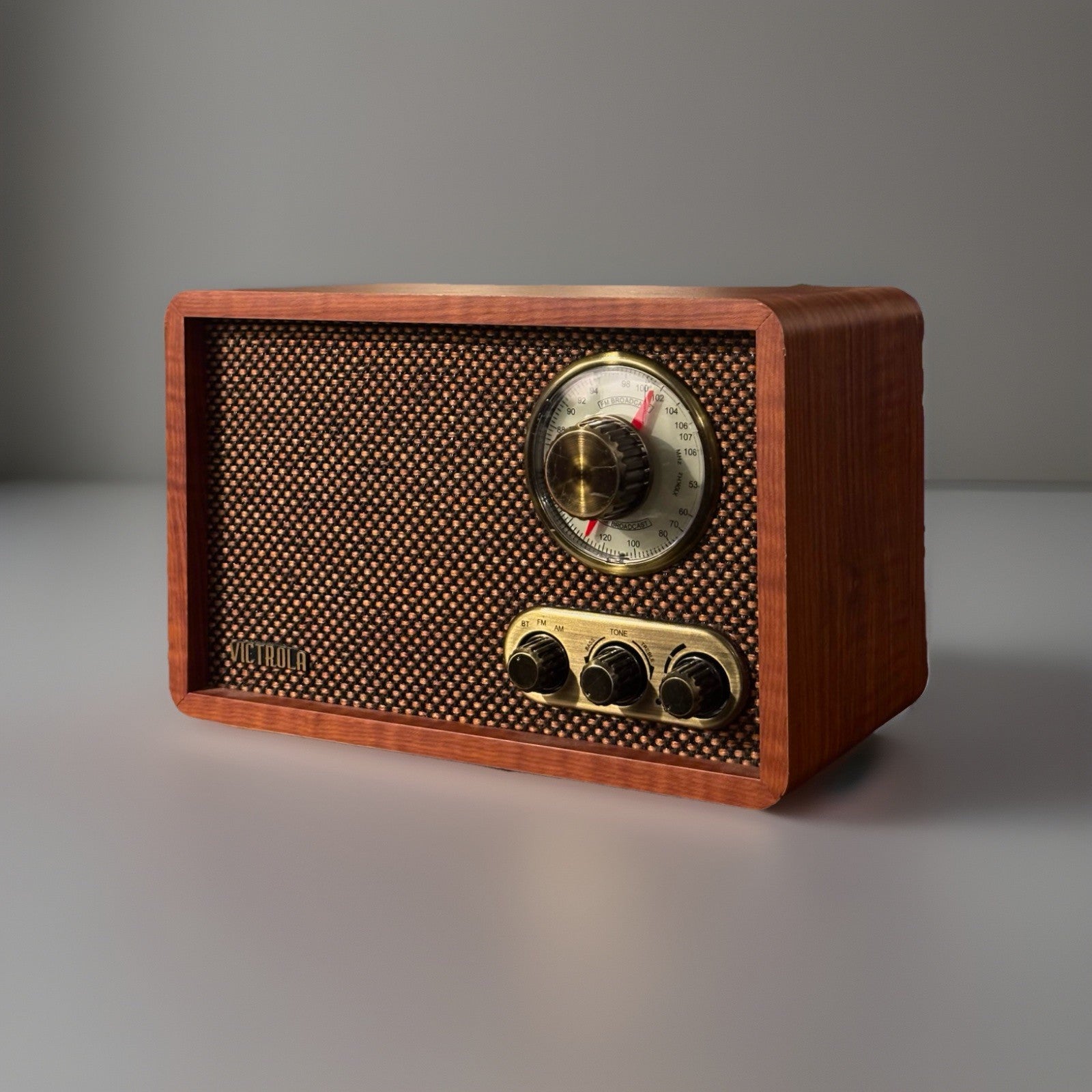 VICTROLA Retro Wood Bluetooth Wireless Speaker Radio Vintage Design (org $110)