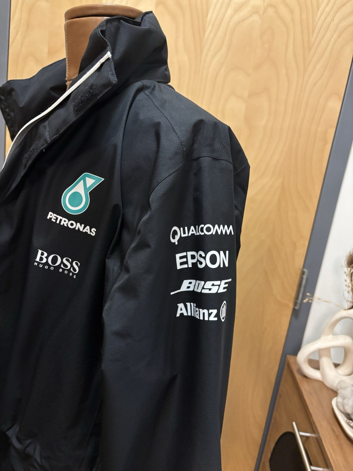 HUGO BOSS Mercedes Amg Petronas Formula One Team Windbreaker Coat Zip Jacket XL