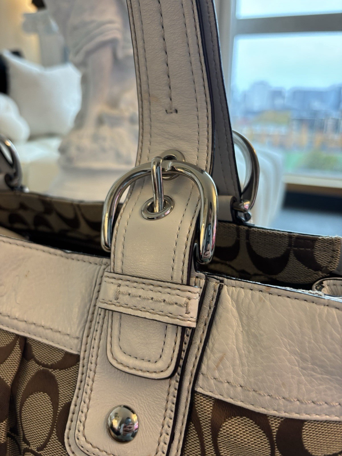 COACH Vintage SoHo Toffee Signature C White/Chalk Real Leather Shoulder/Handbag