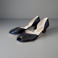 SALVATORE FERRAGAMO Vintage Italy Navy/Black Leather Pumps Shoes USA 8AA Narrow