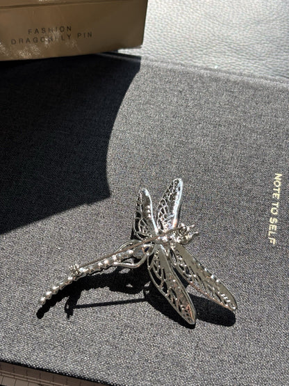 NWT beautiful AVON vintage 1980 Large pastel rhinestone dragonfly Insect brooch