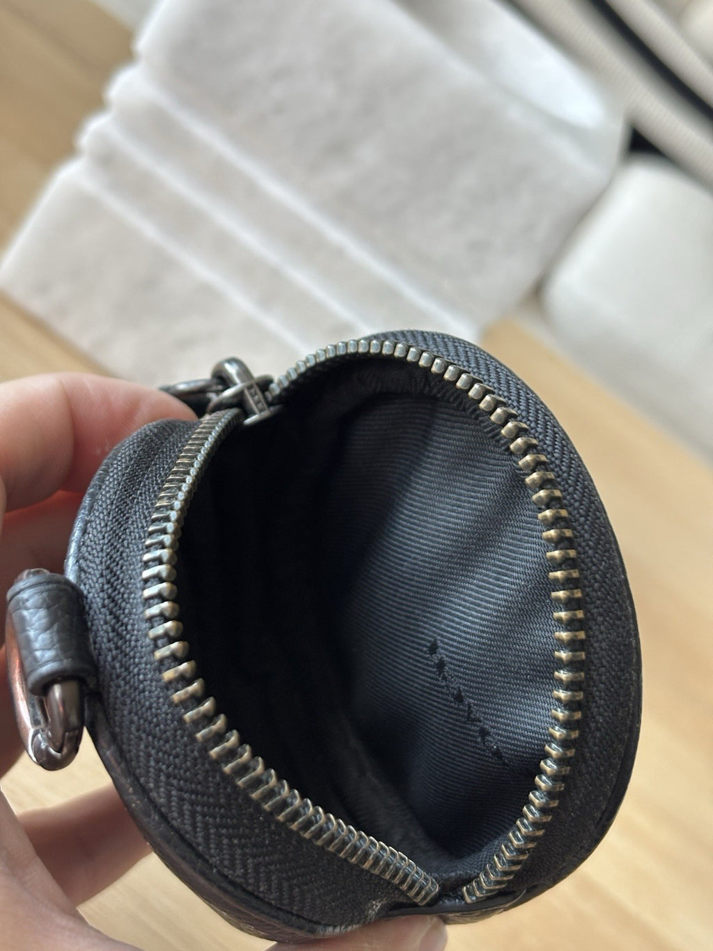 COACH Leather Round Coin Pouch Case Wallet Purse Zip Around Black Gunmetal Charm