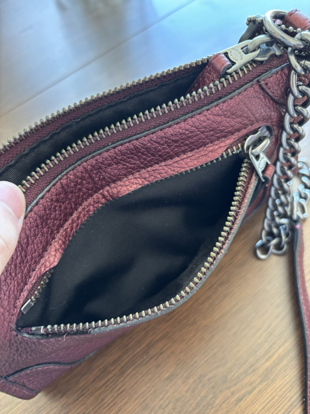 Designer COACH Brand Metallic Magenta Leather Crossbody Bag Clutch (org $295)