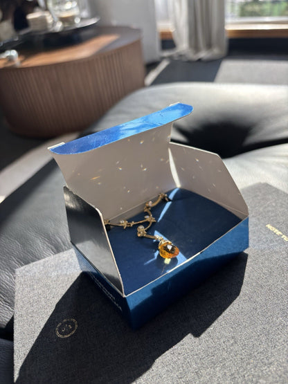 NWT 1980s AVON Nikki Ricci Goldtone Rhinestone Vine Drop Pendant Necklace W/ Box