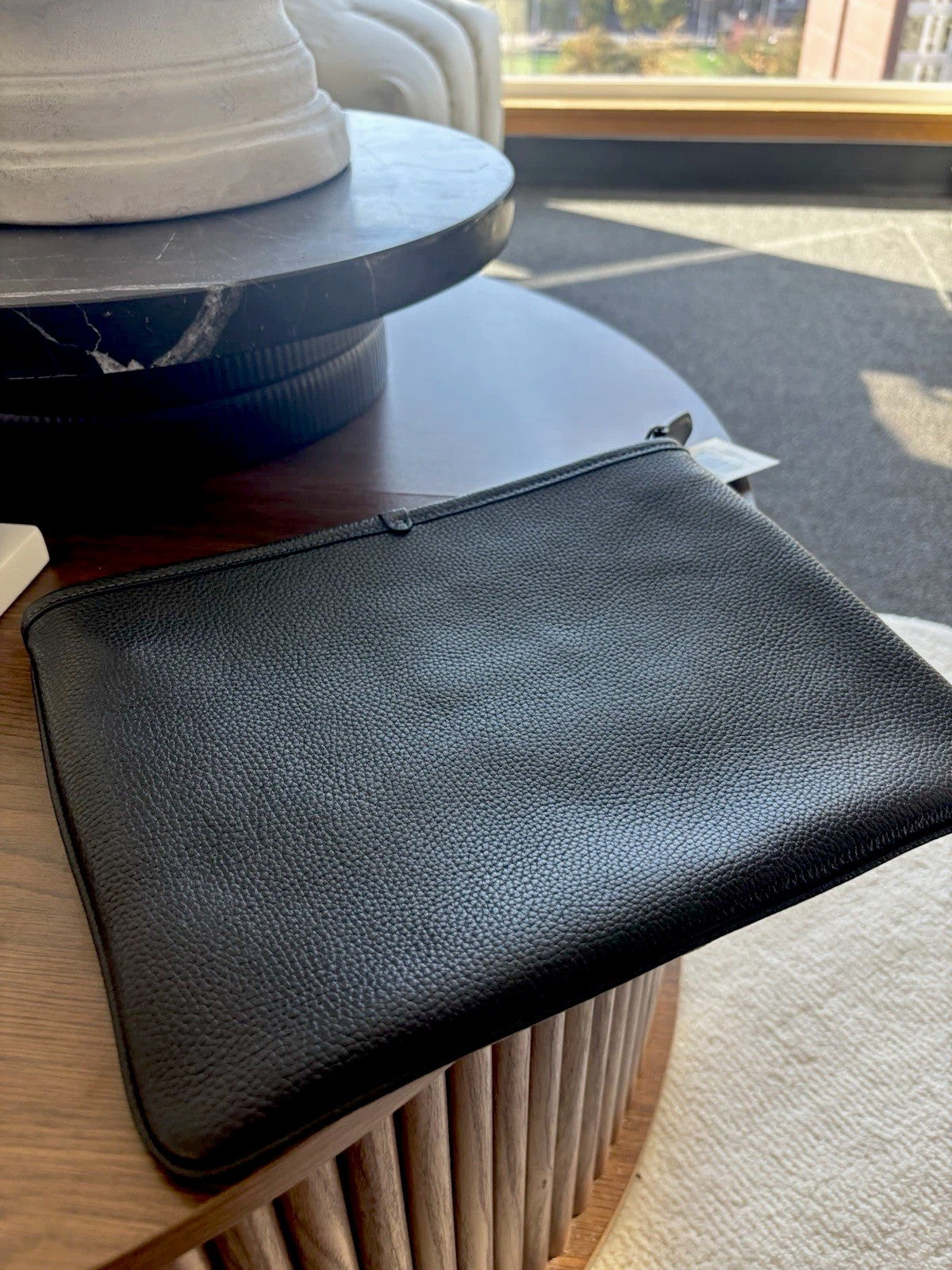 NWT COACH Essential Pouch 28 Black Pebble Leather Travel Case W/Coach Skull+Bow