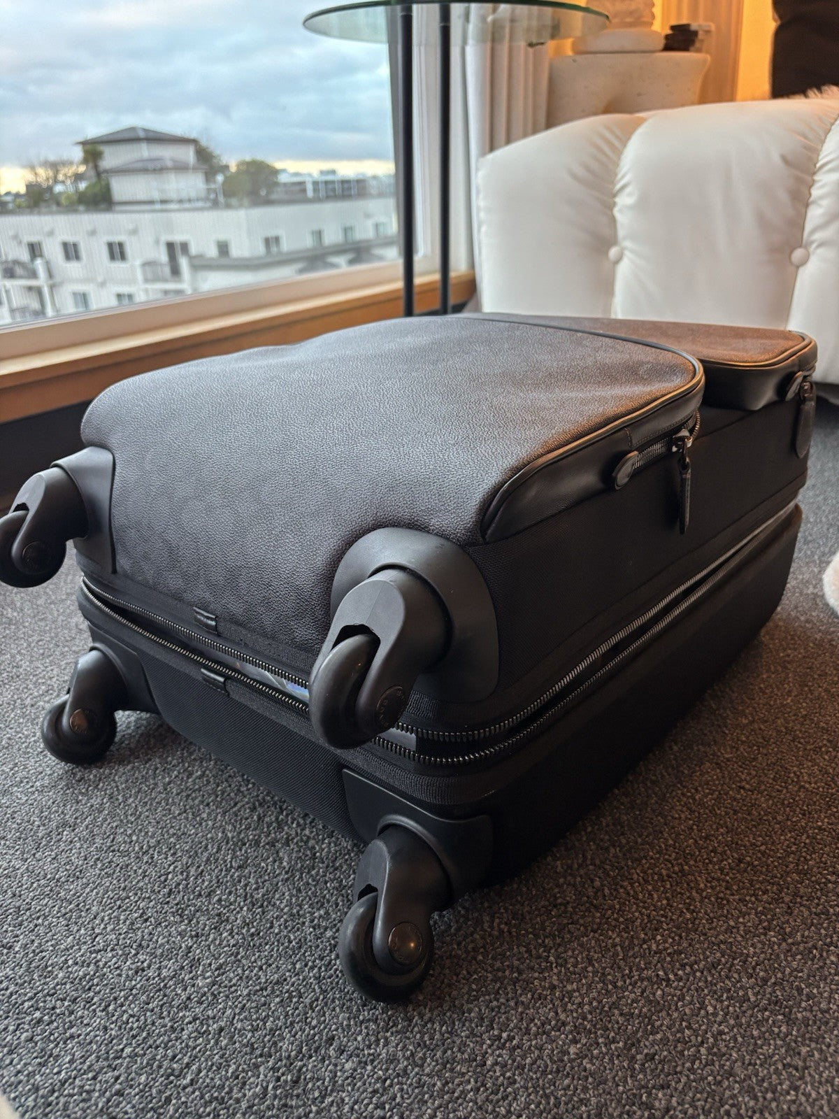 COACH Designer Logo Luggage/ Carry On Roller Wheeled Travel Bag Black (org $795)
