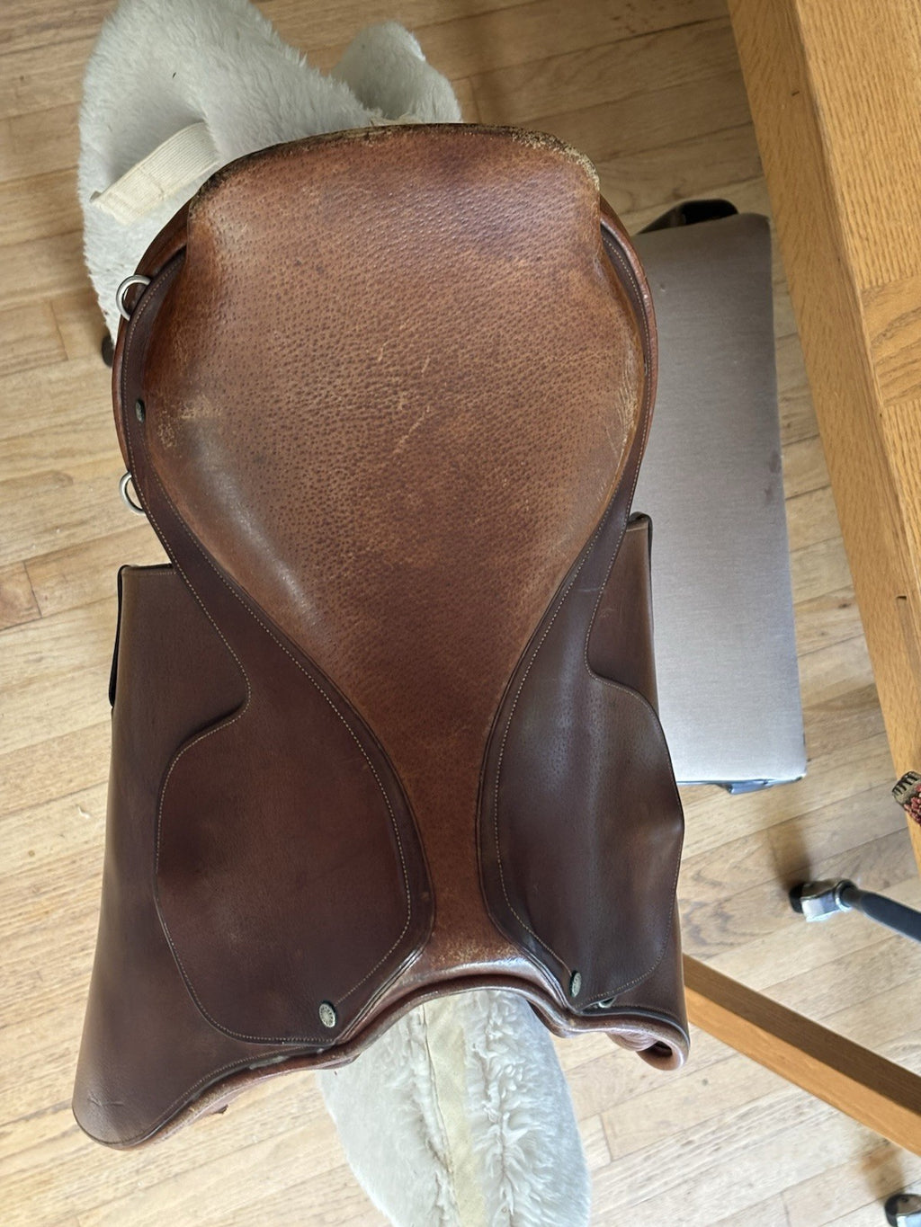 HERMÈS Paris Belgique Vintage Close Contact Jump Saddle 17.5 Rare Brown Leather