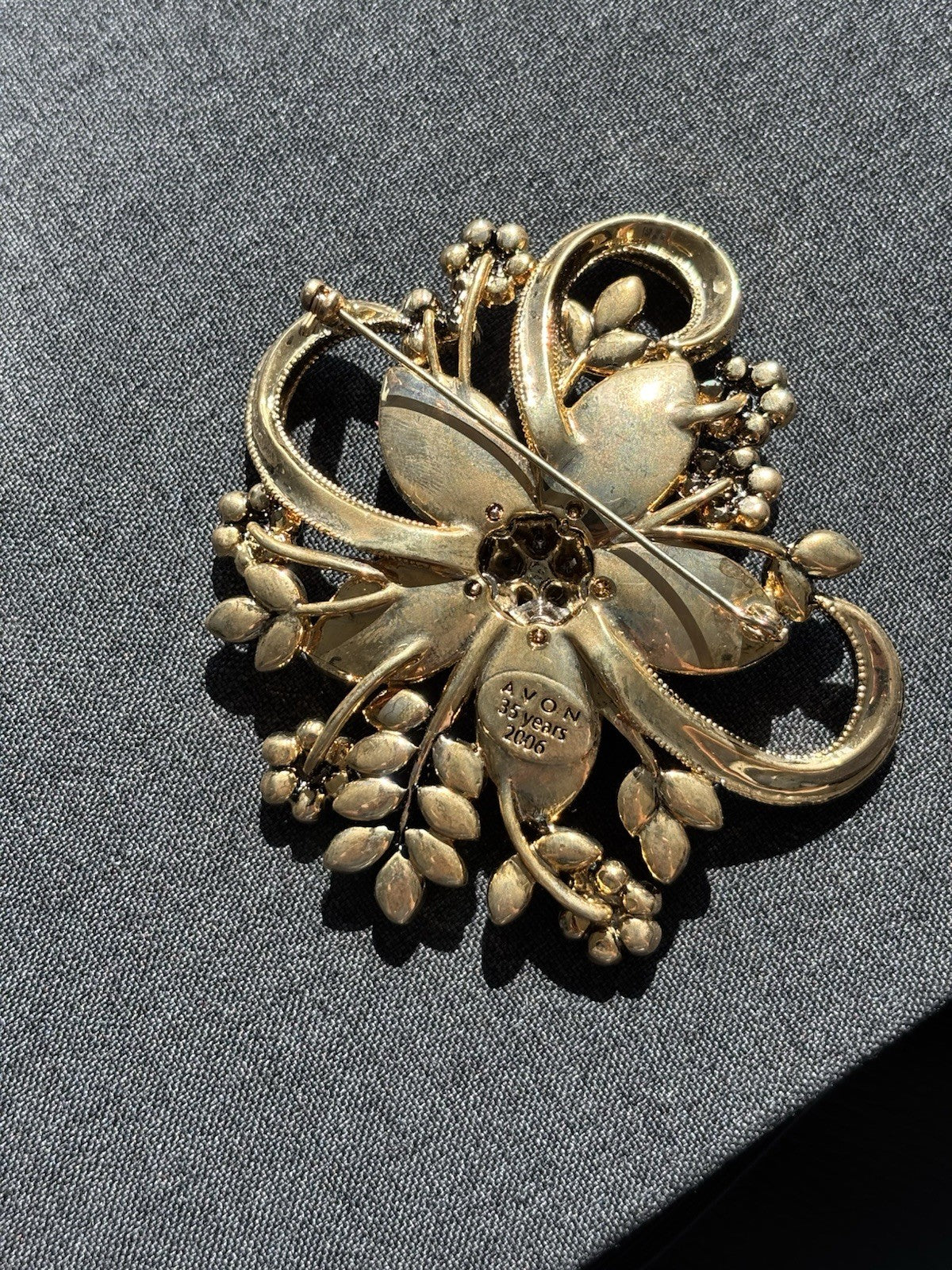 AVON Brooch Pin Ruby Red /Amber Rhinestones Gold 35 Year Anniversary 3” New