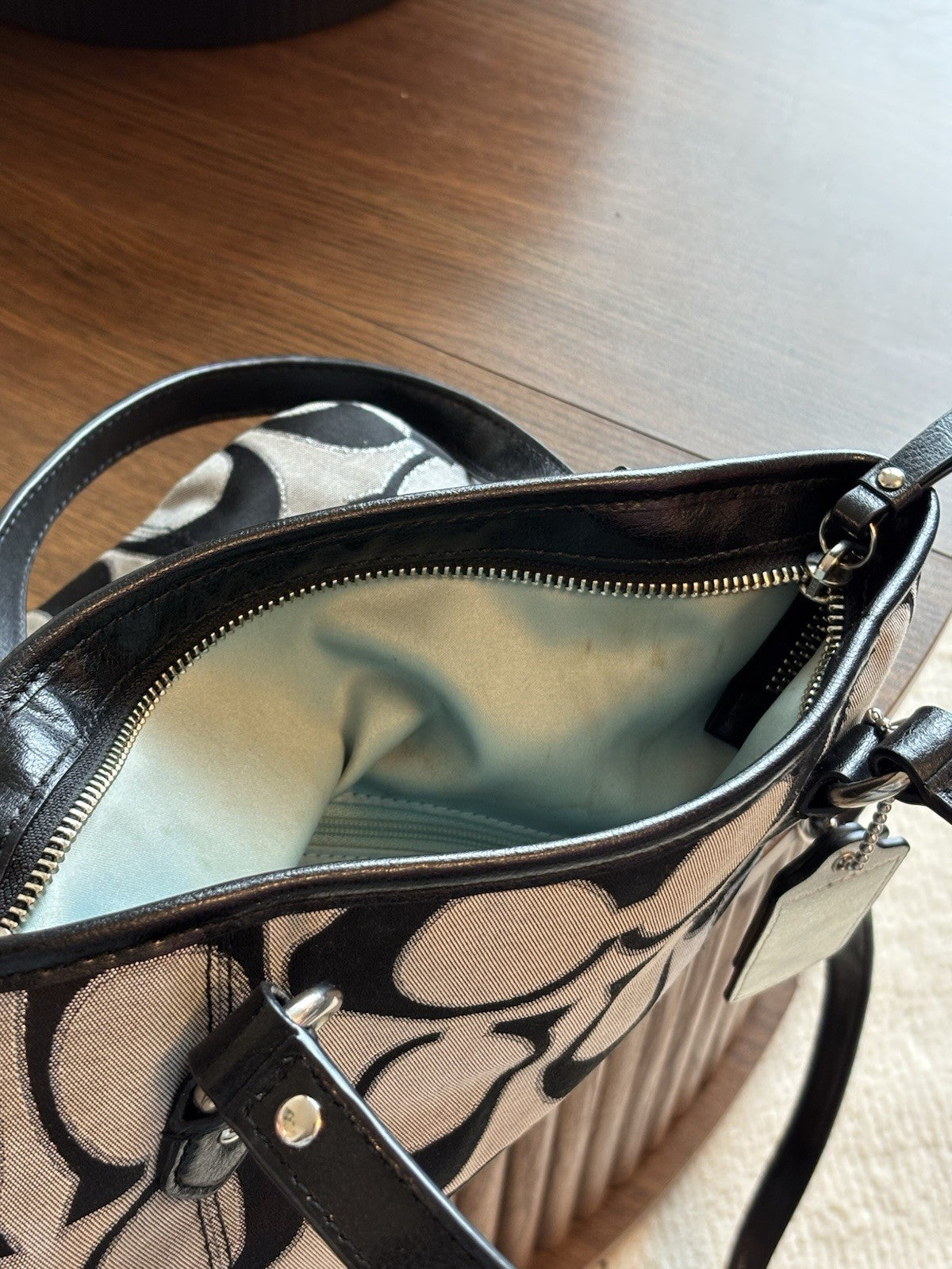 Designer COACH Brand Daisy Outline Signature Mia Crossbody F23940 Silver/Black