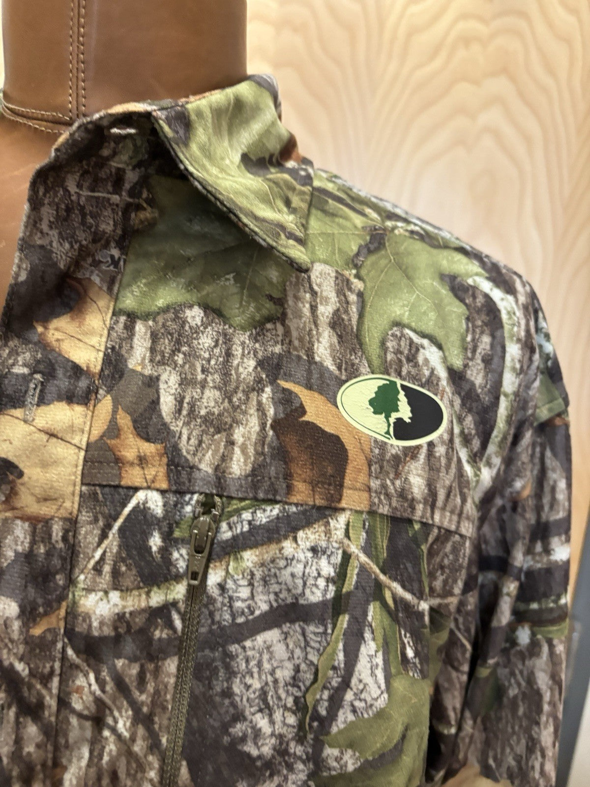 Mossy Oak Tree Camo Button-Up Shirt Size Large Russell Outdoors NWOT (org $45)