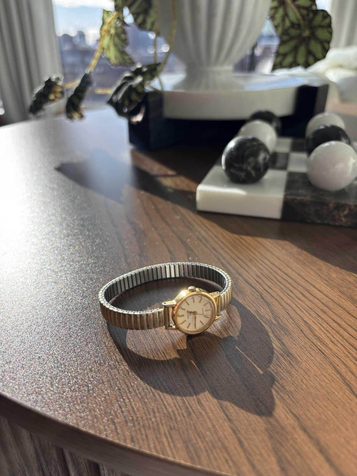 VINTAGE 1983 Orient VX Womens Watch Gold Tone Stretch Band Quartz Movement