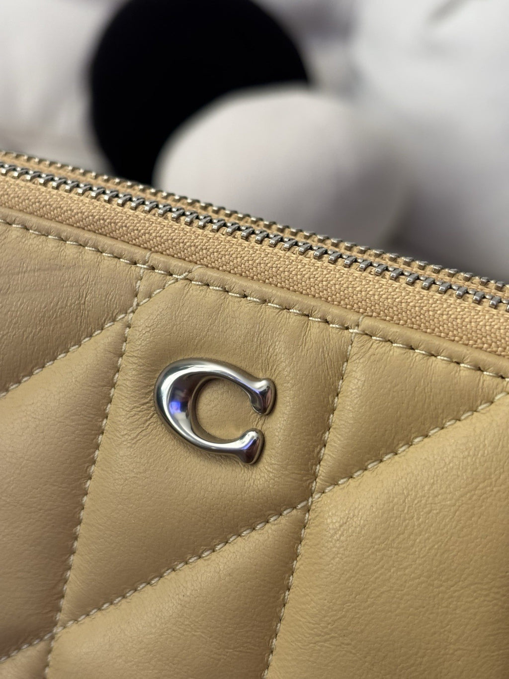 COACH Quilted Pillow Leather Crossbody Wristlet Kira Bag Hay/Yellow (Org $295)