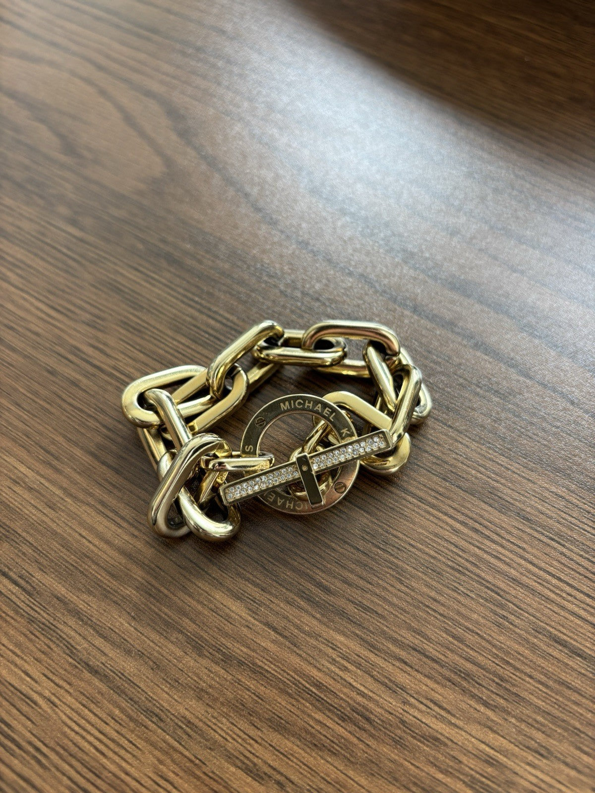 Designer MICHAEL KORS City Scape Gold Chain Crystal Toggle Bracelet Logo 8inch