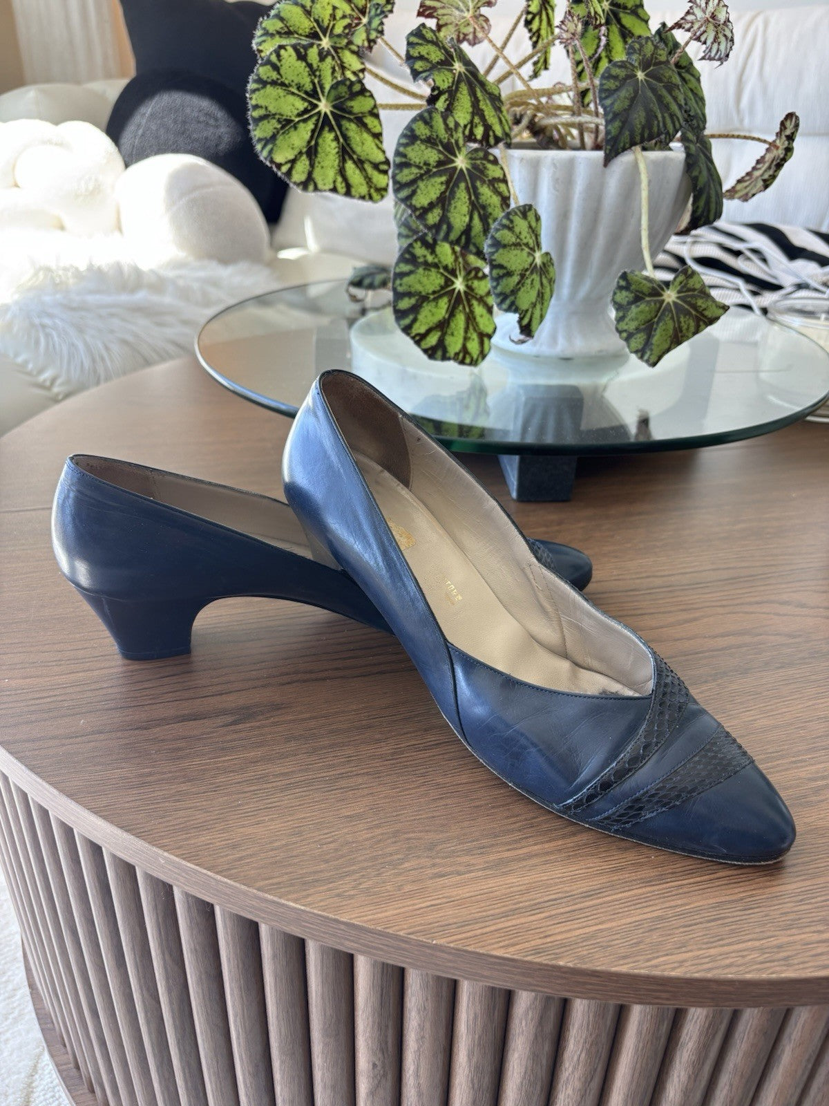 SALVATORE FERRAGAMO Vintage Italy Navy Leather/Python Pumps Shoes 7.5 AA Narrow