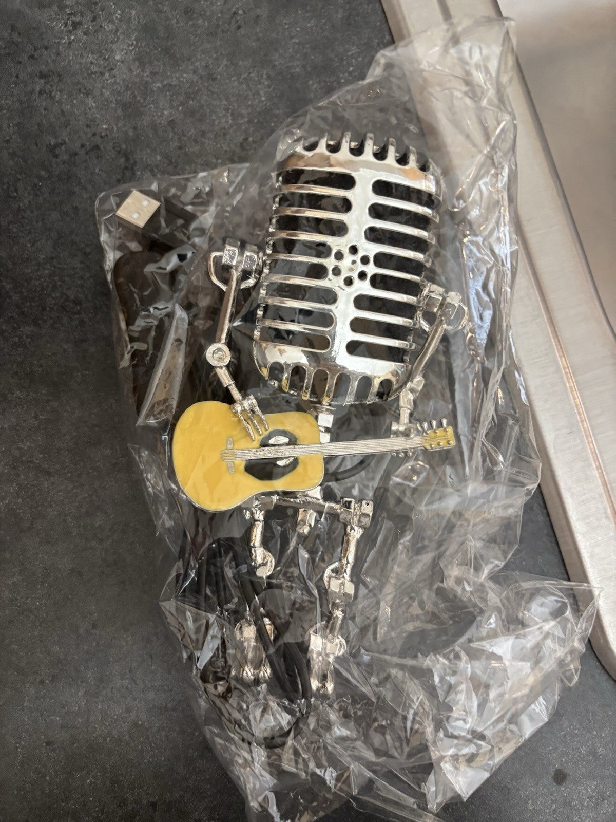 Retro Style Steampunk Microphone Robot LED Desk Lamp Holding Guitar Vintage USA