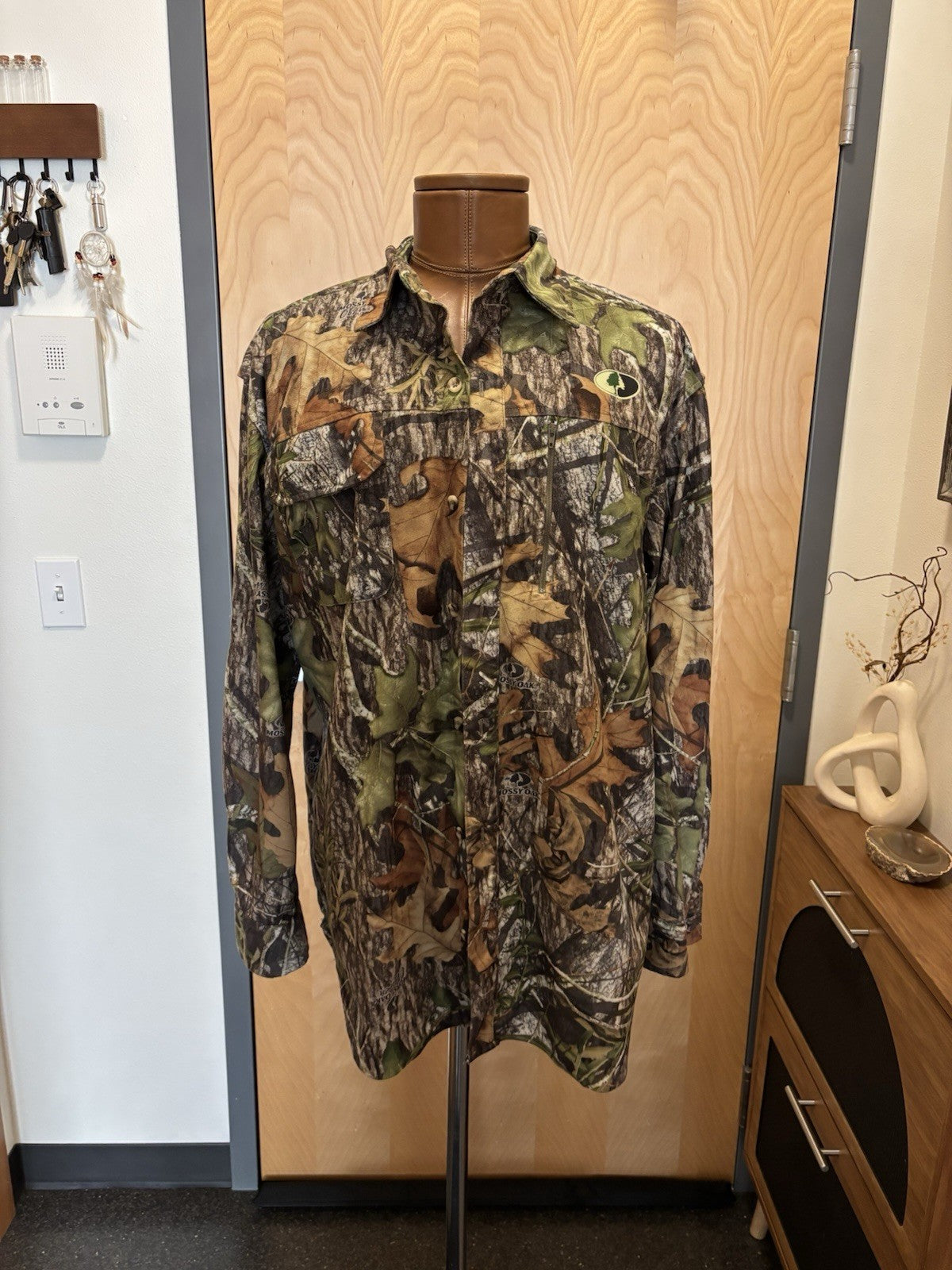 Mossy Oak Tree Camo Button-Up Shirt Size Large Russell Outdoors NWOT (org $45)