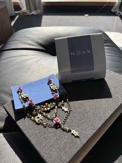 NWT Vintage AVON Fashion Flower Swag Necklace Rose Multi Chain 18in Original Box