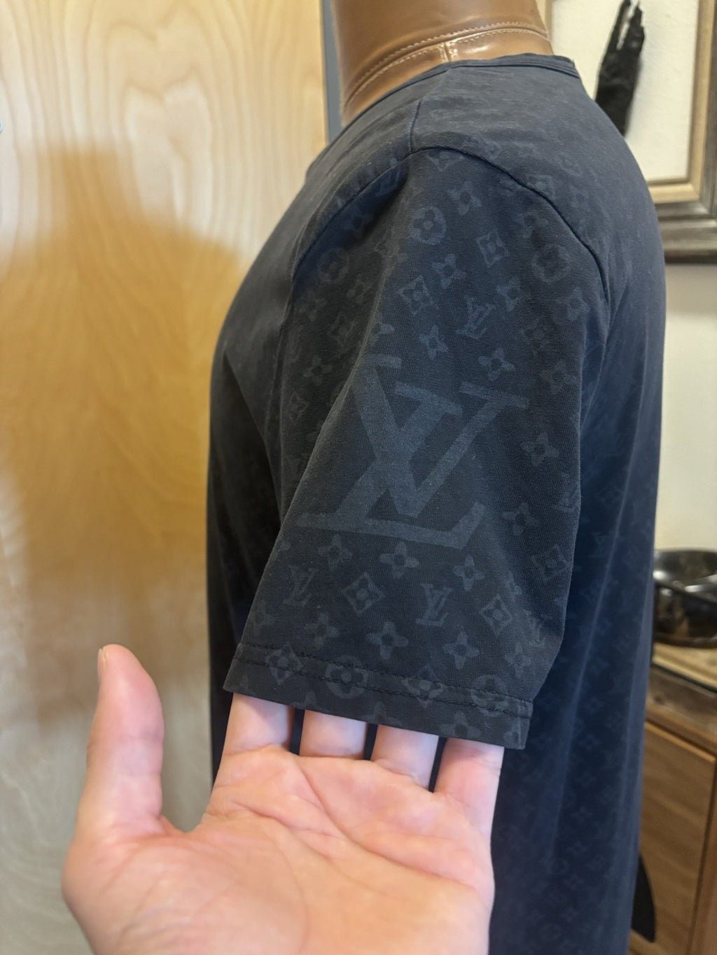 LOUIS VUITTON 2014 Monogram T-Shirt Black Tonal LV Logo Size Small (org $745)
