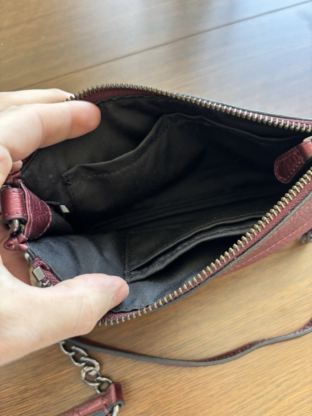 Designer COACH Brand Metallic Magenta Leather Crossbody Bag Clutch (org $295)