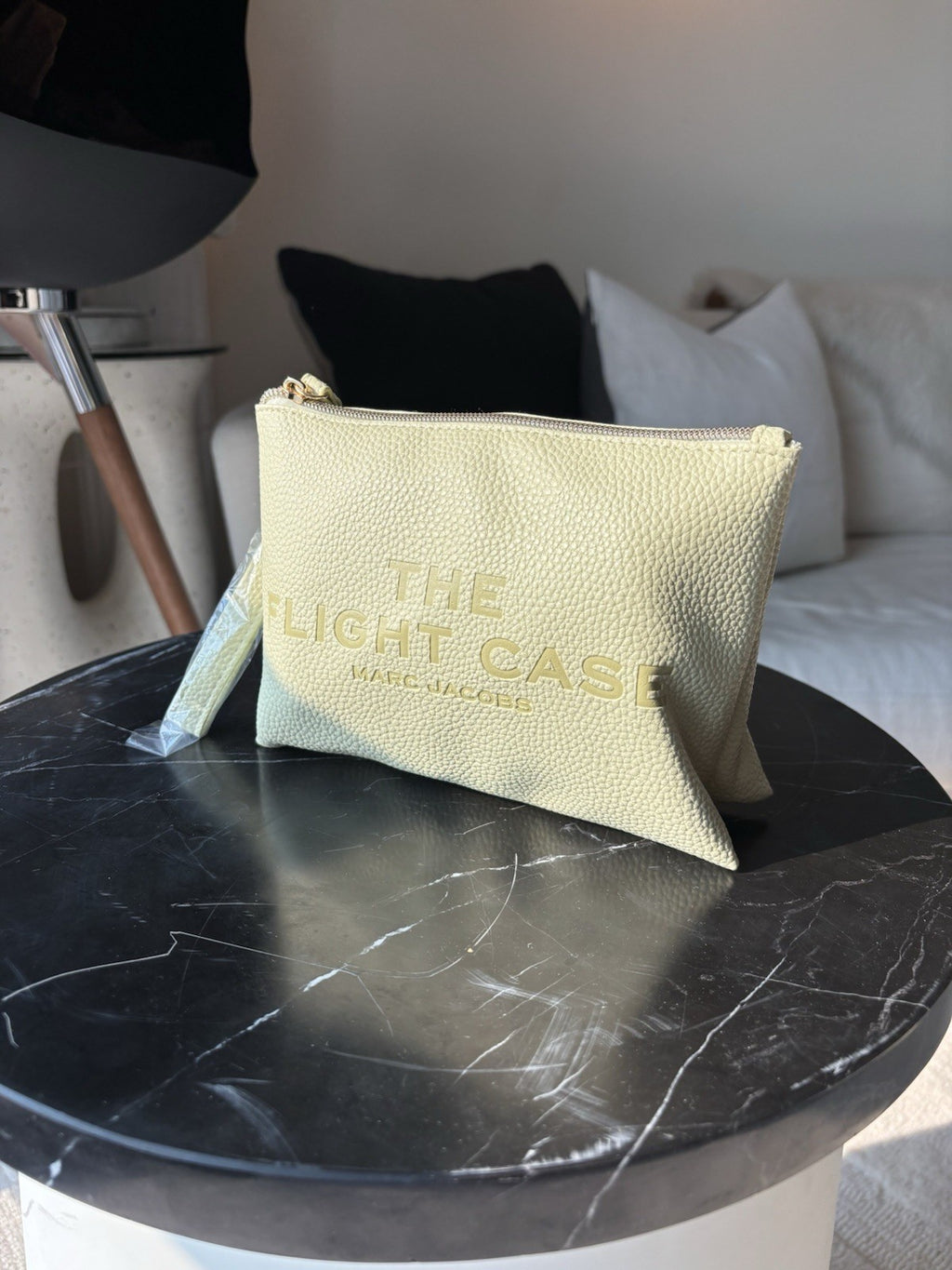 MARC JACOBS “THE FLIGHT CASE” Pebbled Leather Wristlet Pale Mint Green NWOT