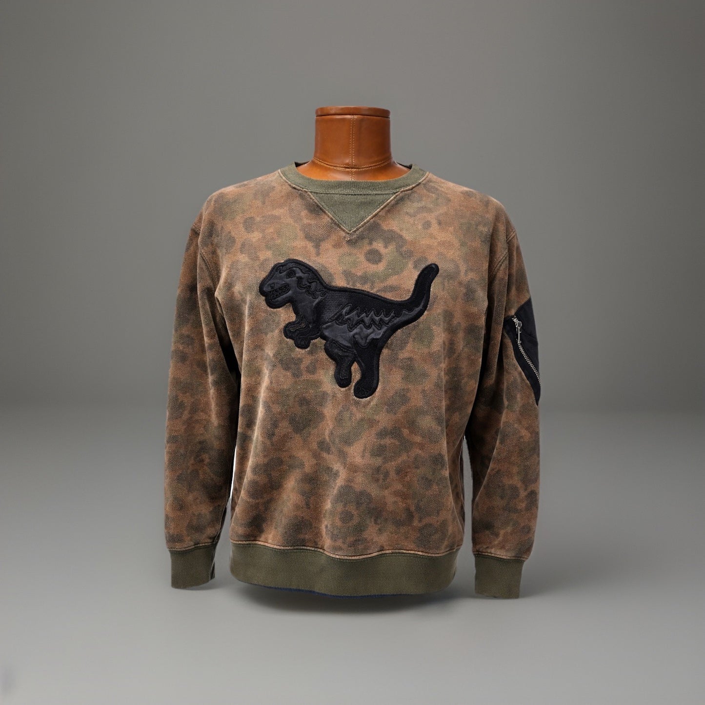 COACH 1941 Rexy Sweatshirt Crewneck Embroidered Dino Camo Pullover (org $350)