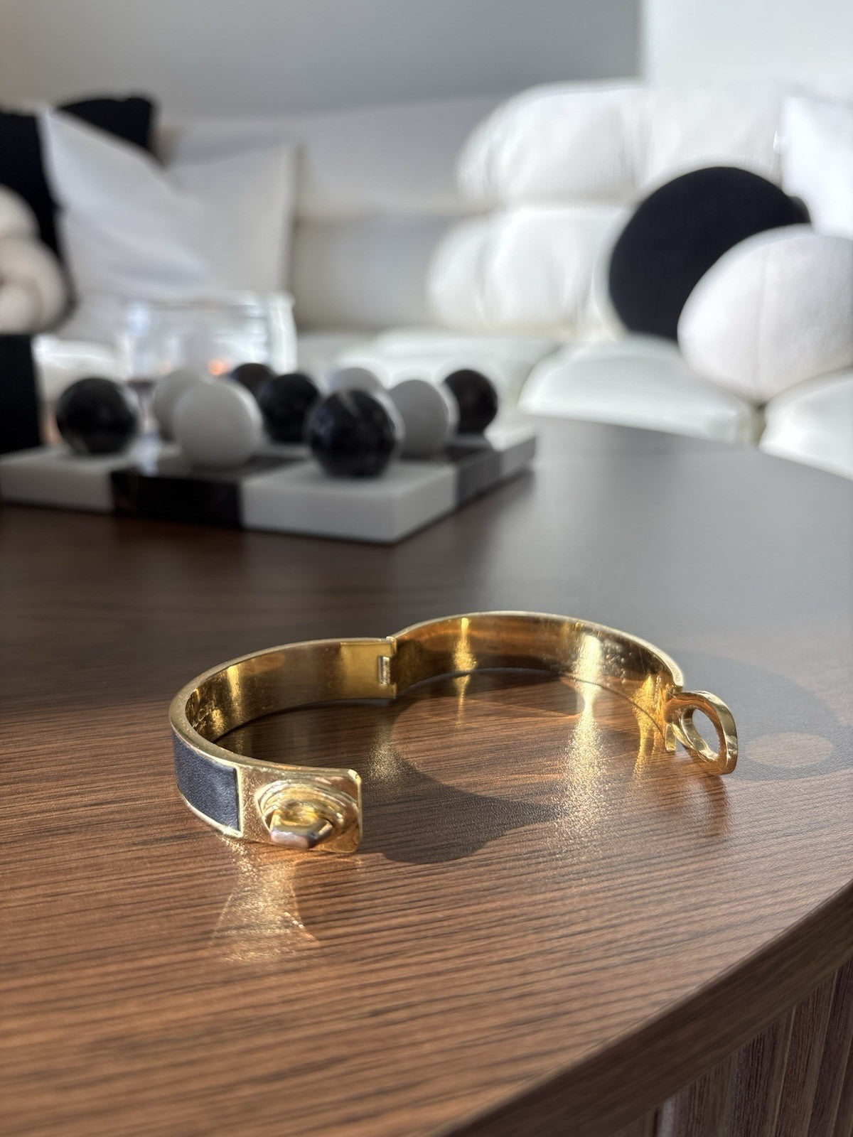 COACH 2006 Black Saffiano Leather Gold Turnlock Bangle Bracelet Hinged Vintage