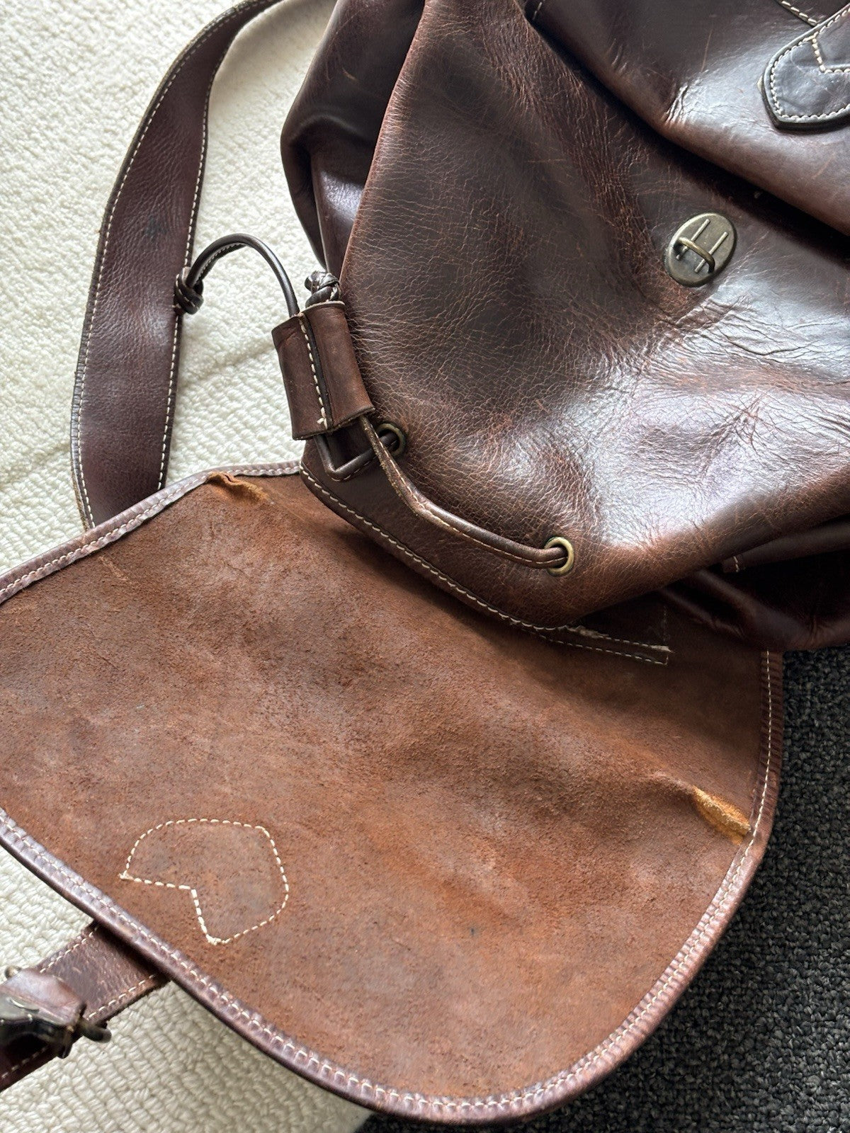 VINTAGE Classic Real Cow Hide Leather Backpack Daypack Brass Hardware Buckles