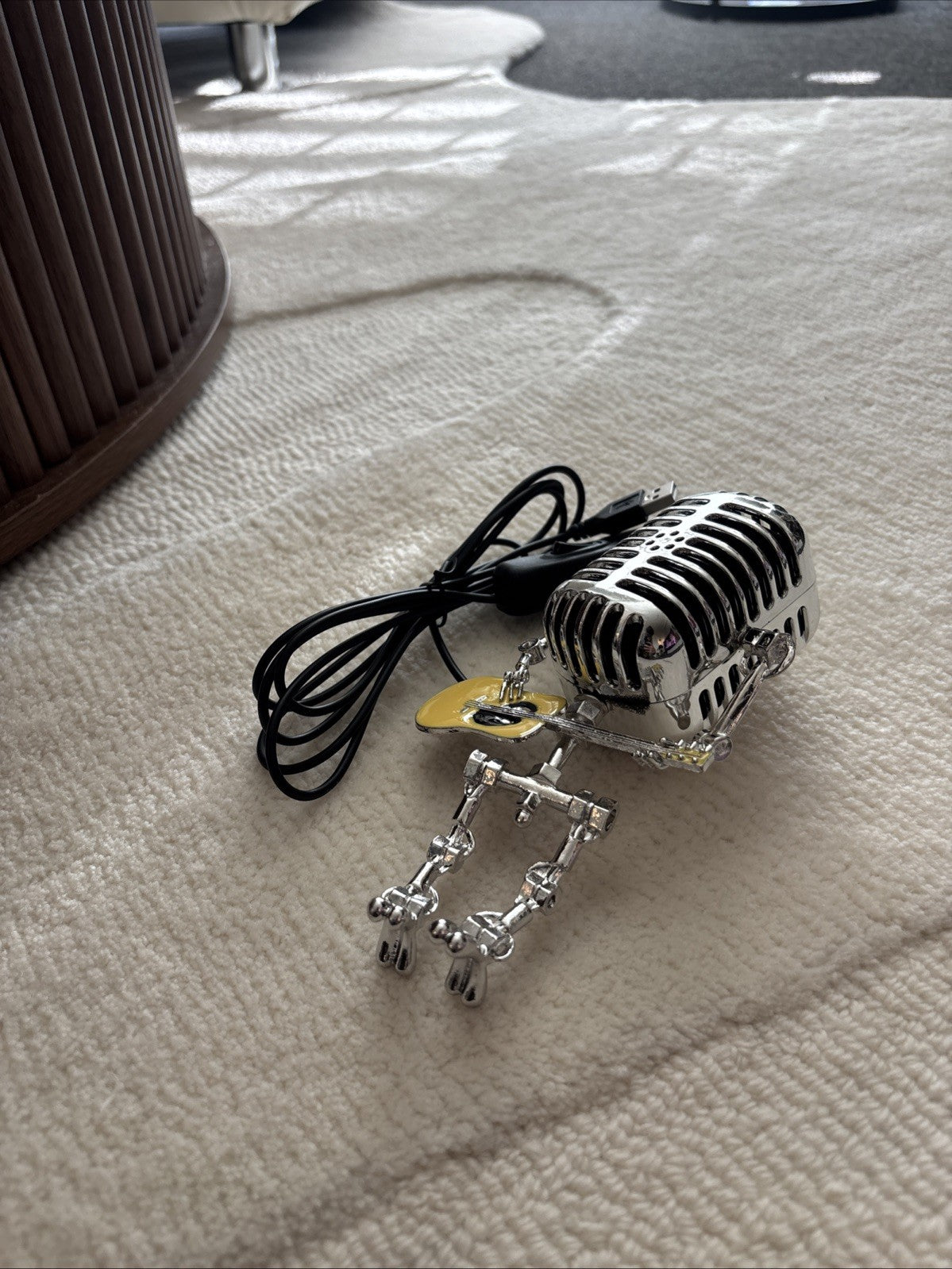 Retro Style Steampunk Microphone Robot LED Desk Lamp Holding Guitar Vintage USA