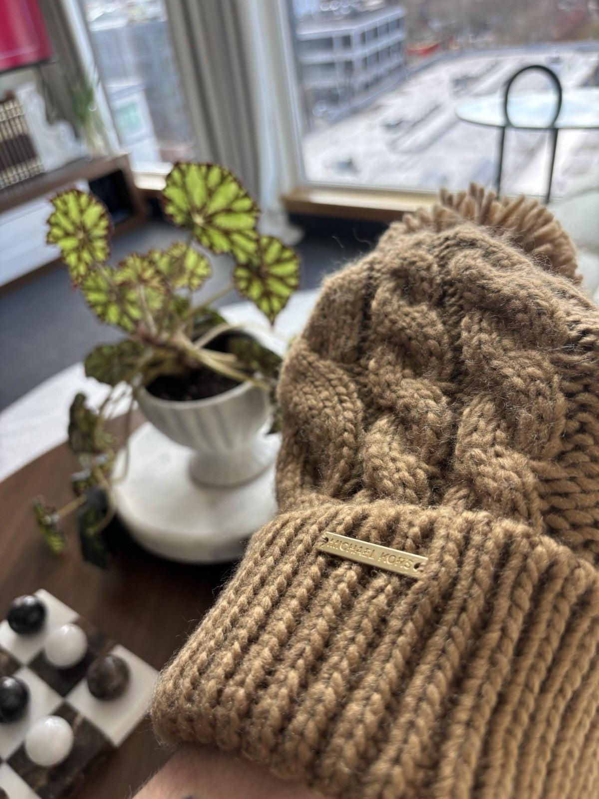 MICHAEL KORS Designer Cable Knit Beanie Hat Pom-Pom Tan Brown Gold Logo(org $98)