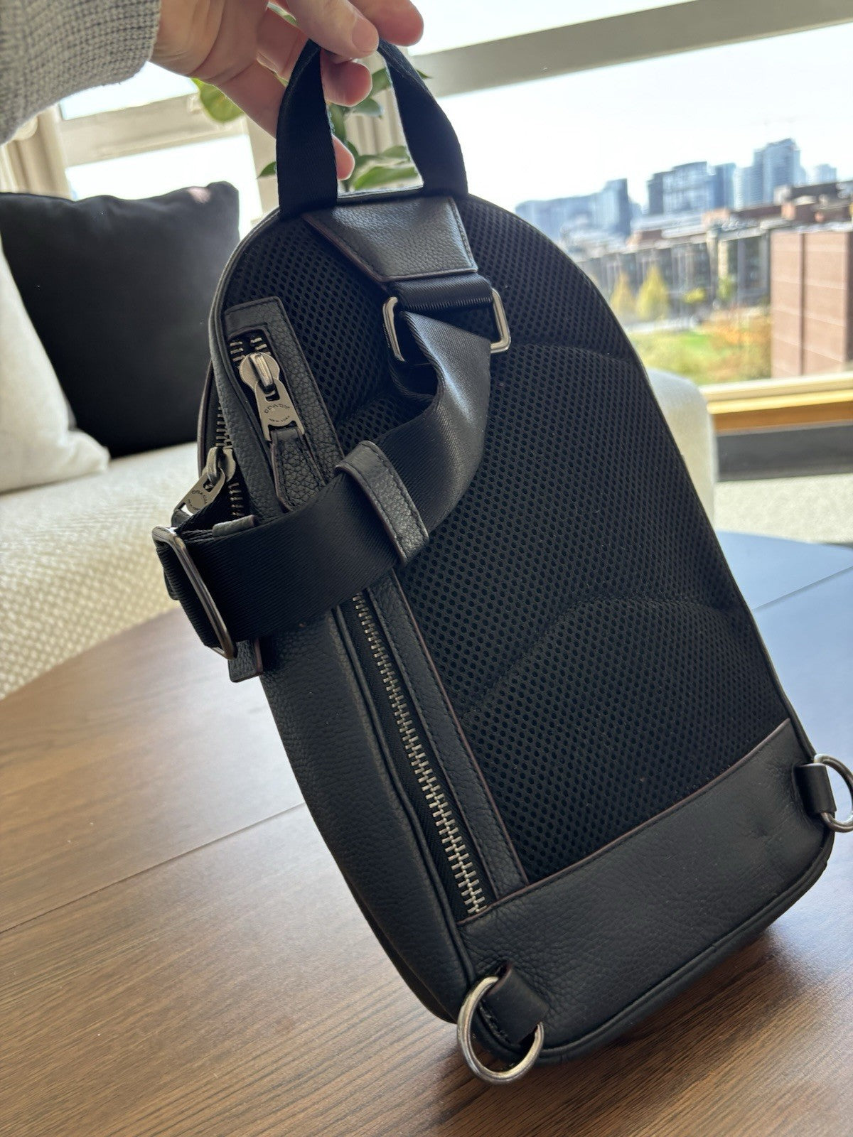 Designer COACH Brand Metropolitan Soft Pack sling bag leather black (org $395)