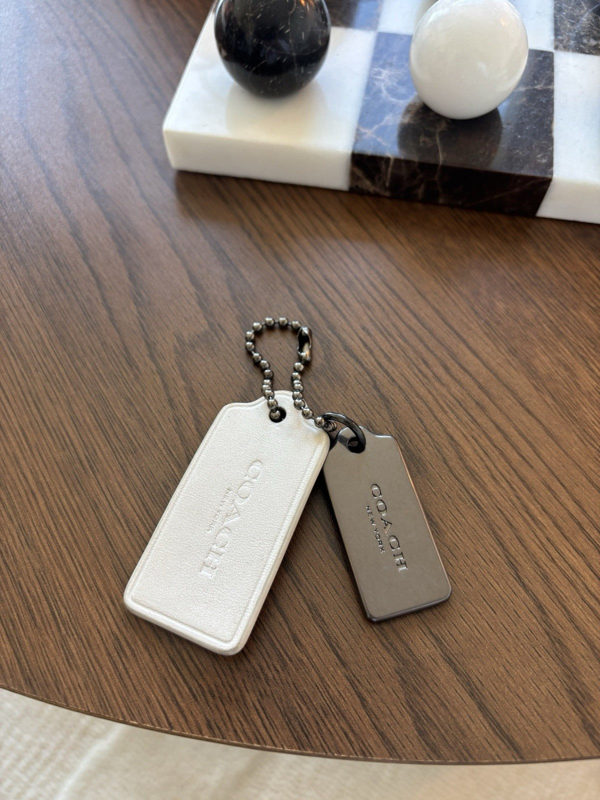COACH Designer 2 Hanging Bag Charm Fob Chalk White Leather /Gunmetal Tag & Chain