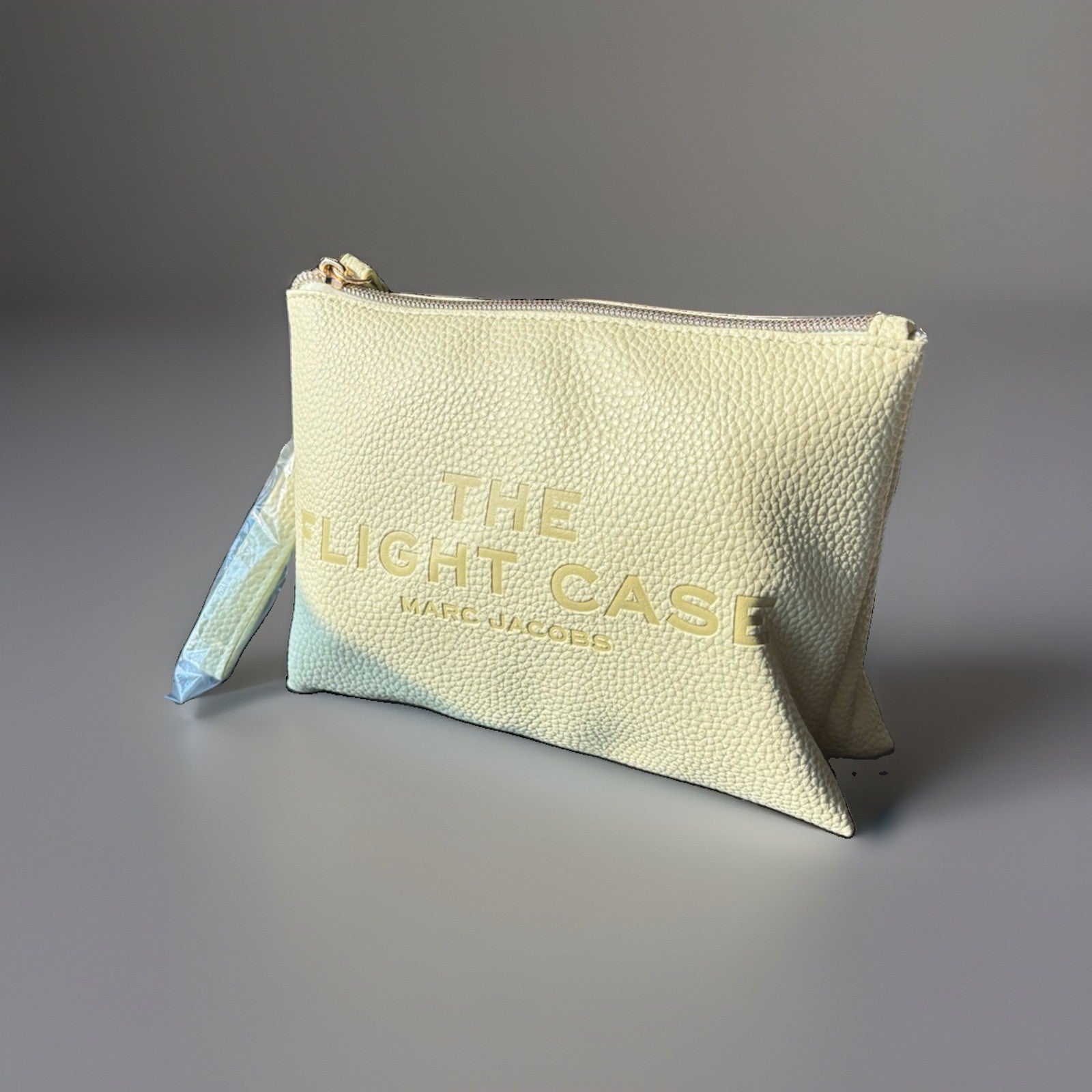 MARC JACOBS “THE FLIGHT CASE” Pebbled Leather Wristlet Case Pale/Mint Green NWOT
