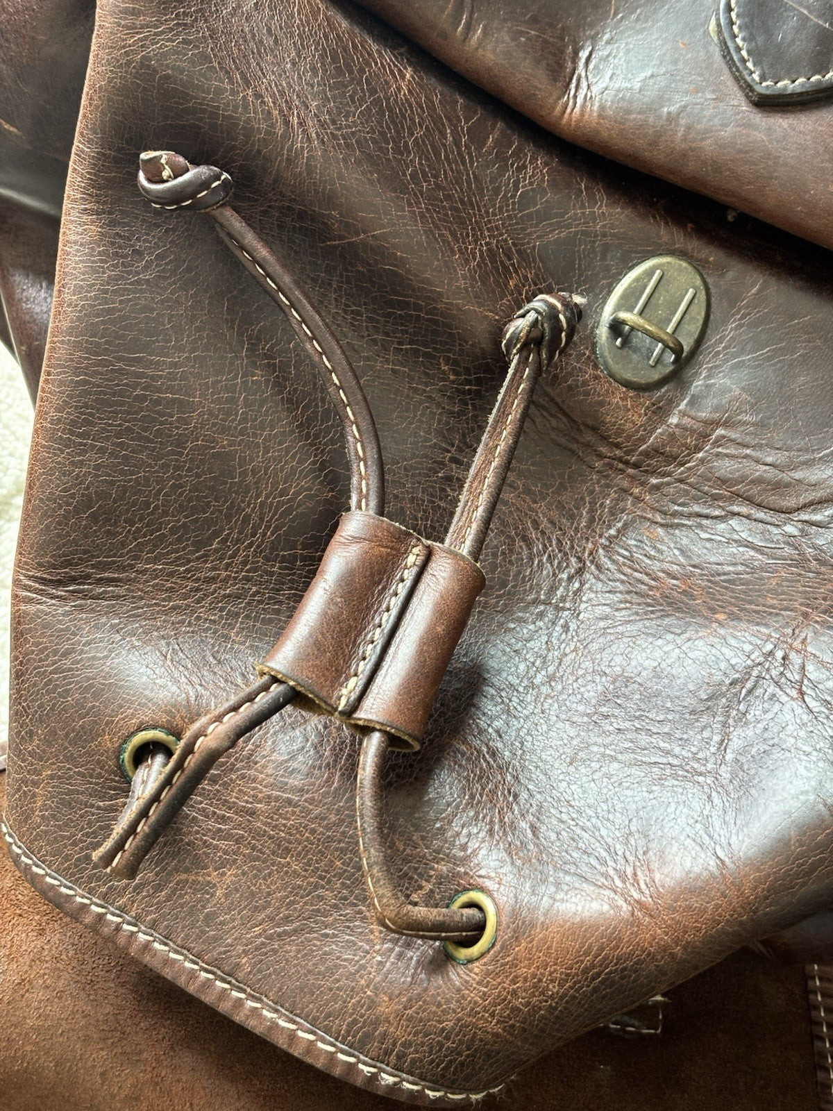 VINTAGE Classic Real Cow Hide Leather Backpack Daypack Brass Hardware Buckles