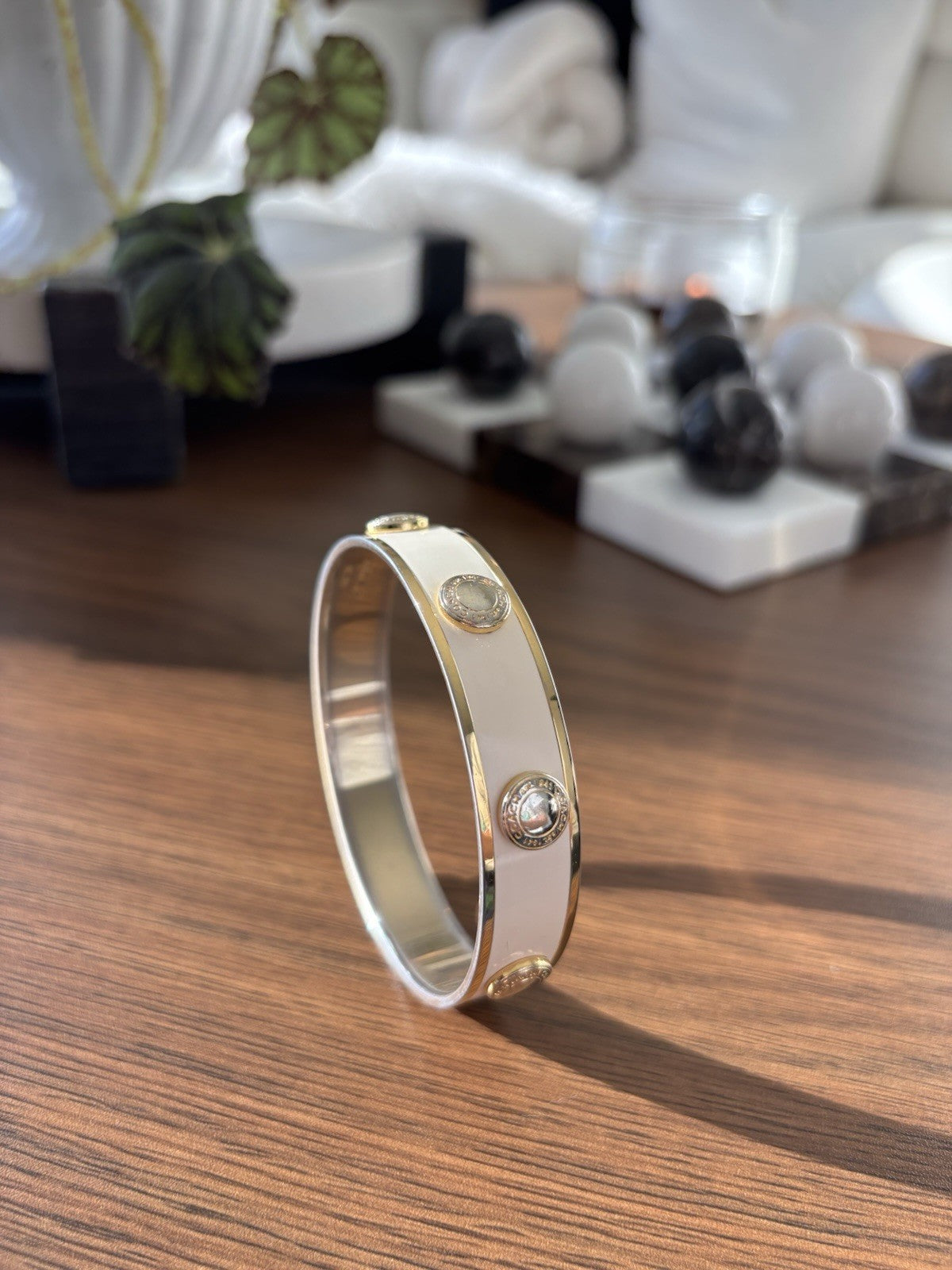 COACH 2005 White Enamel Gold Tone Stud Bangle Bracelet Vintage Classic Logo