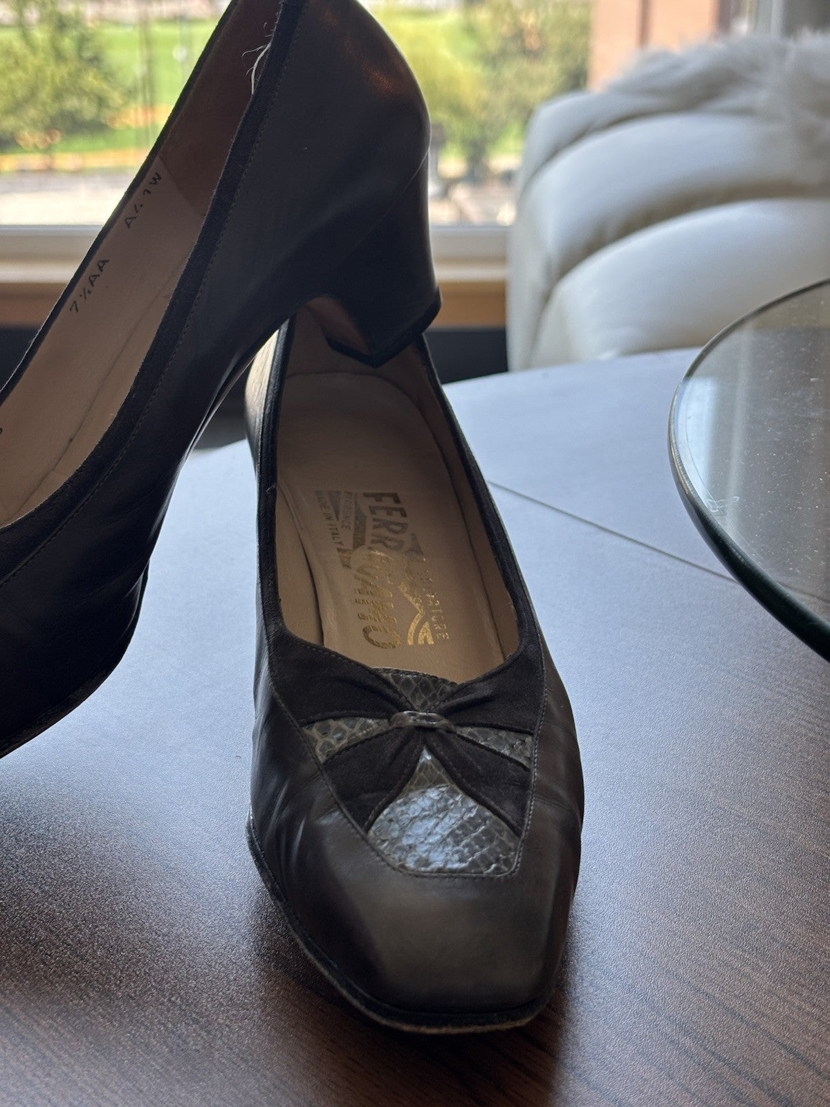 SALVATORE FERRAGAMO Vintage Italy Brown Leather Python Pumps Shoes 7.5 AA Narrow