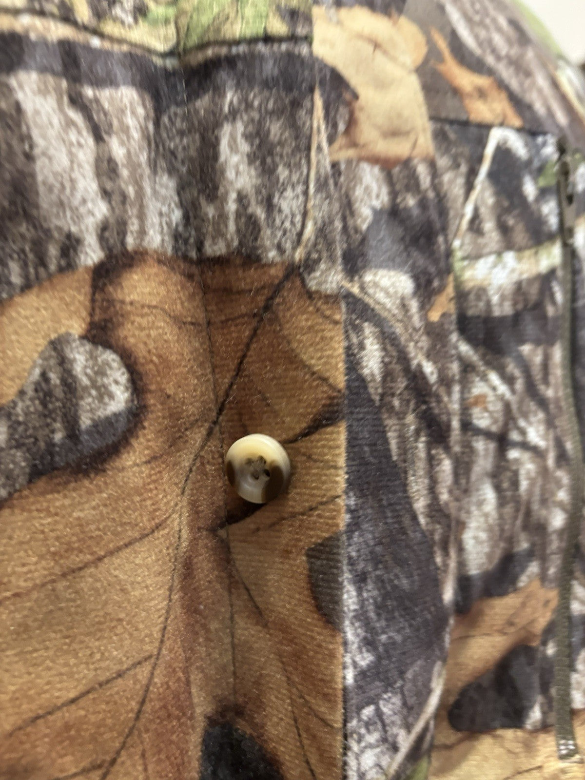 Mossy Oak Tree Camo Button-Up Shirt Size Large Russell Outdoors NWOT (org $45)