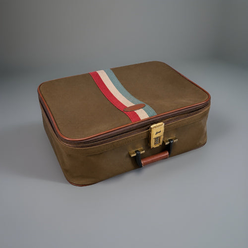 1970 RARE Vintage Italy Lark Italian Travel Suitcase 23” Brass Lock Carry On
