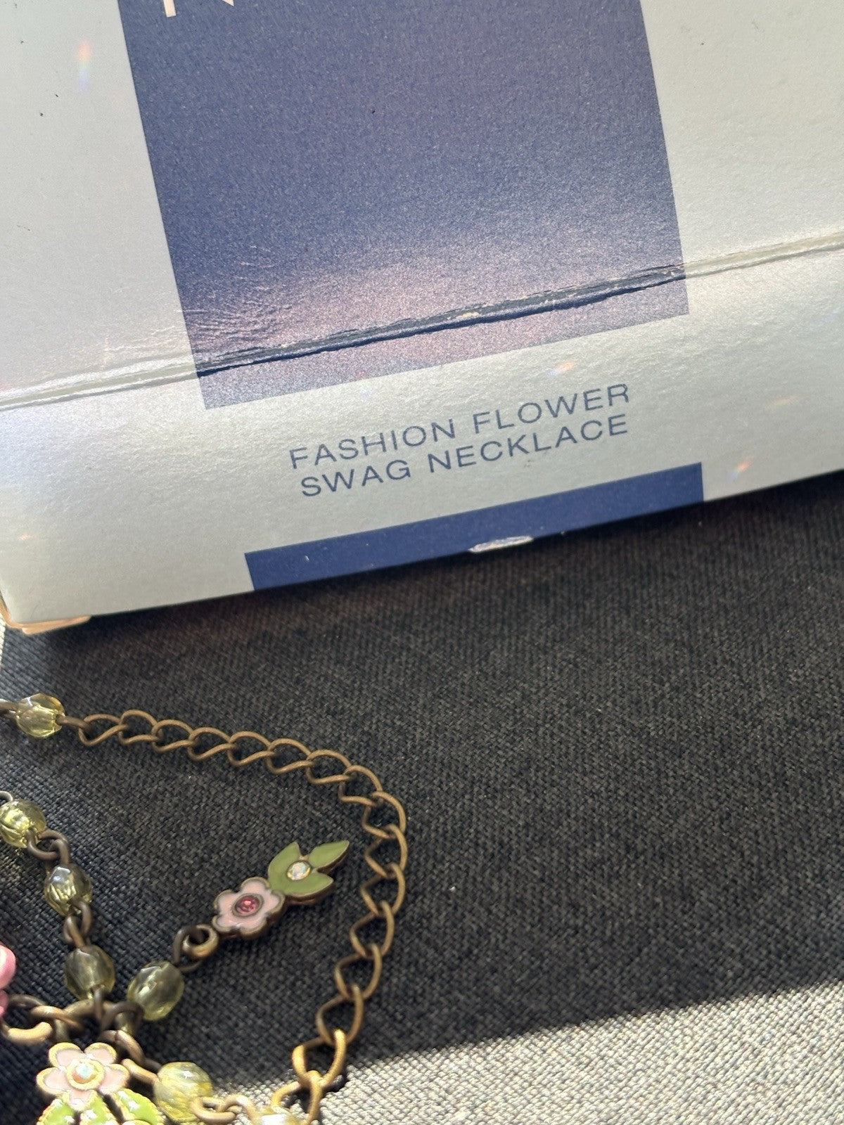 NWT Vintage AVON Fashion Flower Swag Necklace Rose Multi Chain 18in Original Box