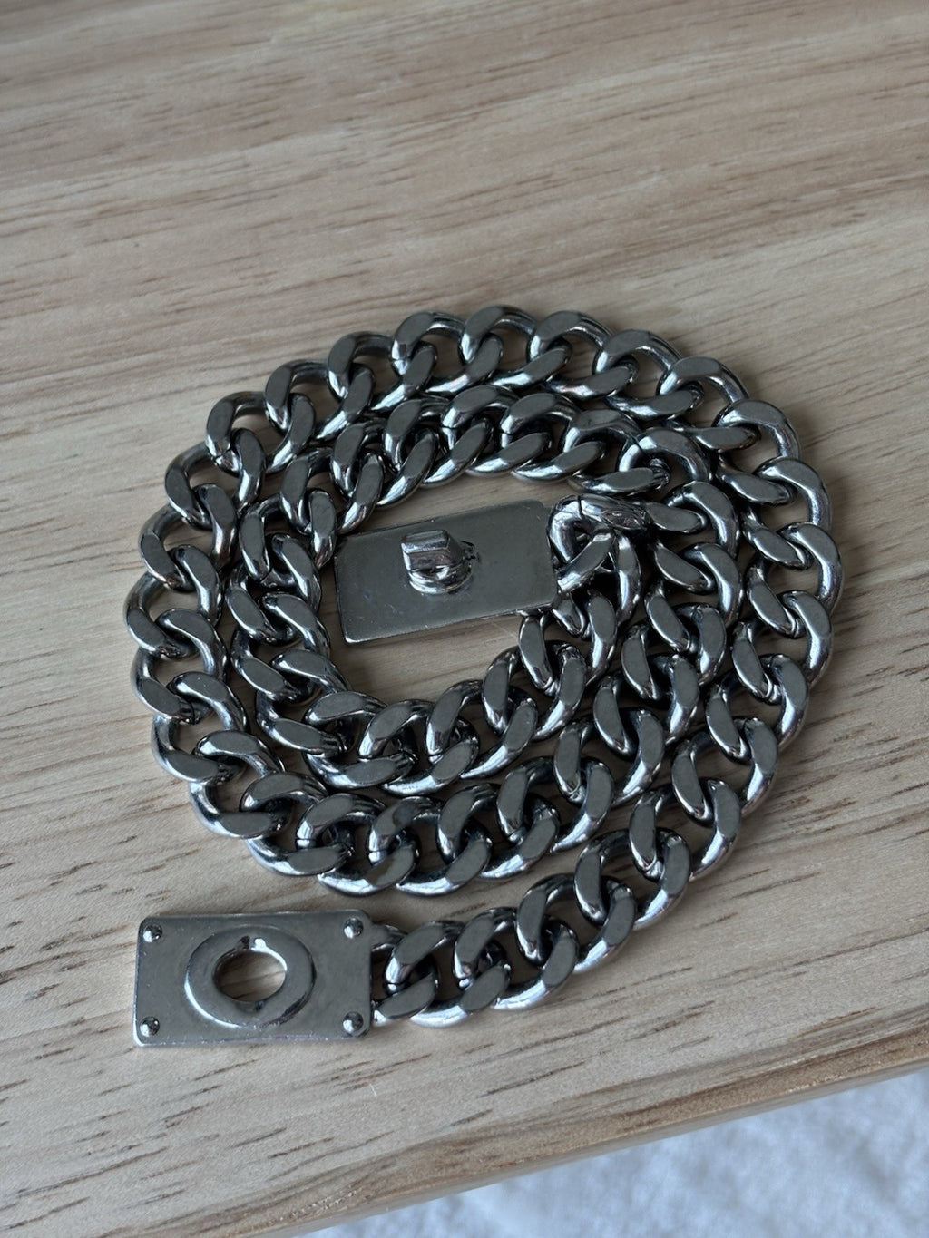 COACH 2005 Rare Vintage Sterling Silver Heavy Curb Chain Turnlock Necklace 20.5”