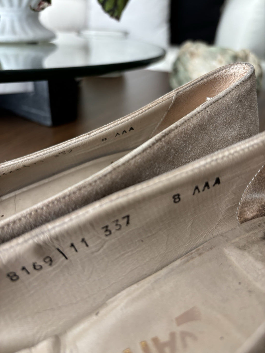 SALVATORE FERRAGAMO Vintage Italy Suede Leather Tan Pumps Shoes 8 AAA Narrow