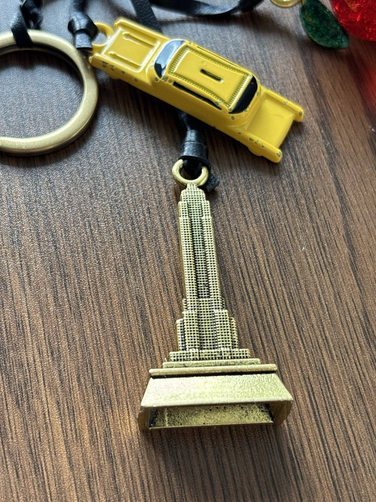 COACH New York Cluster Bag Charm Taxi Statue Liberty Empire State Apple Keychain
