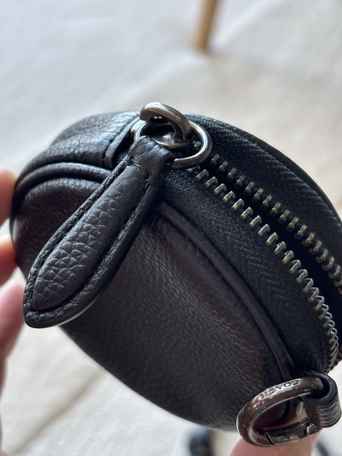 COACH Leather Round Coin Pouch Case Wallet Purse Zip Around Black Gunmetal Charm