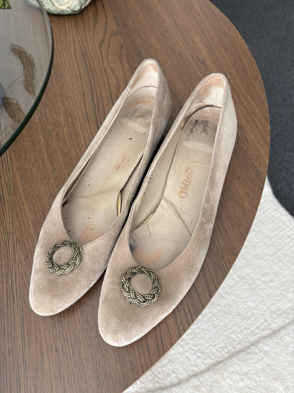 SALVATORE FERRAGAMO Vintage Italy Suede Leather Tan Pumps Shoes 8 AAA Narrow