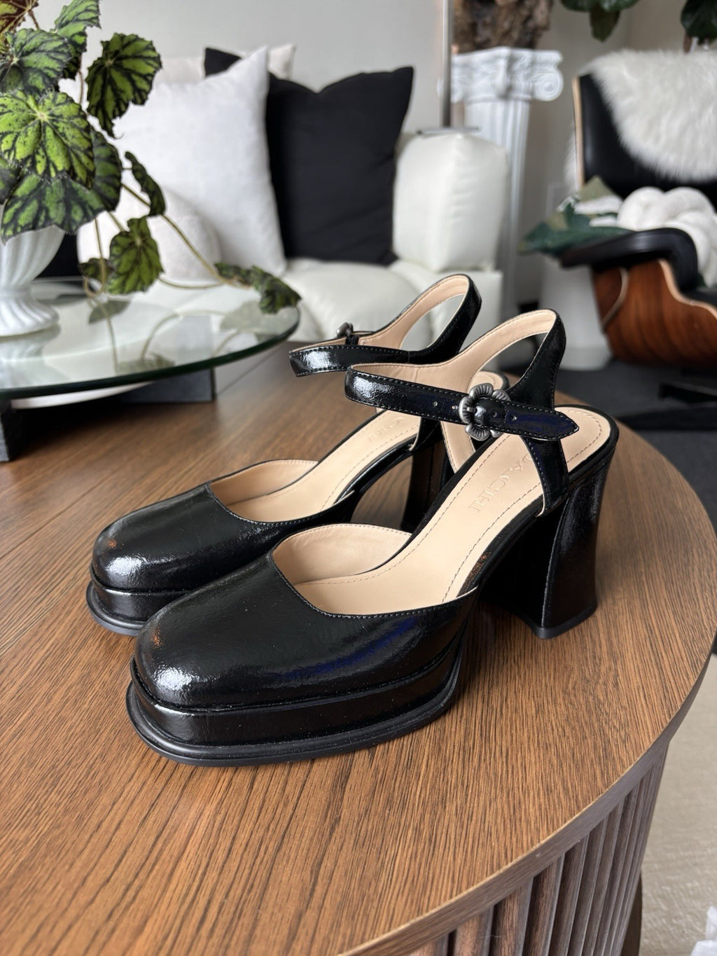 COACH Designer Tea Rose Black Glazed Leather Block Heel Pump Size 6 (org $195)