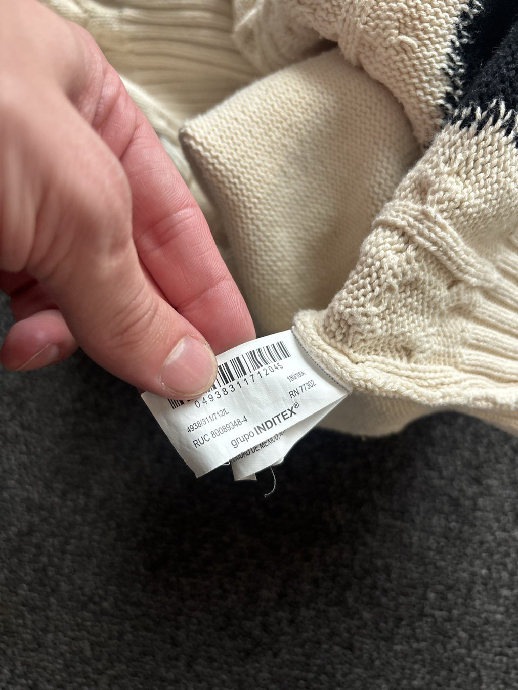 ZARA Cable Knit Crew Sweater Contrasting Cream Black Distressed Size L (org $70)