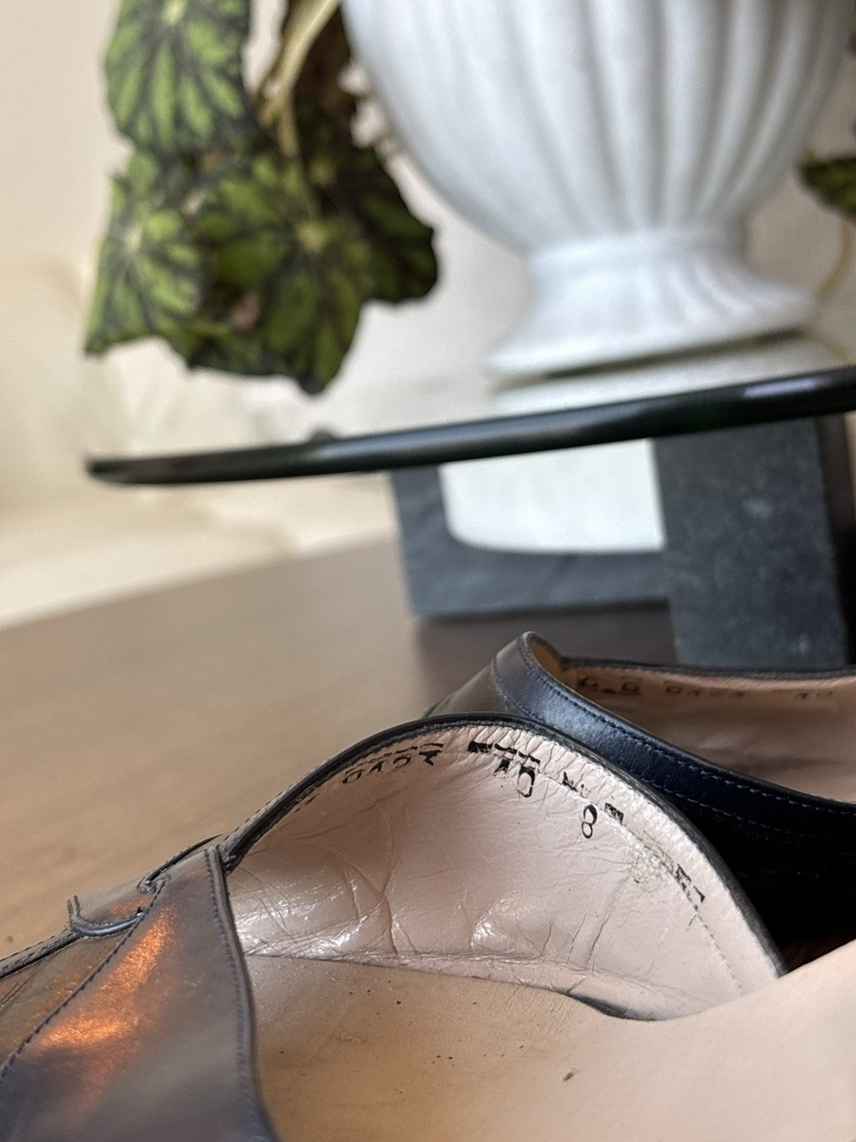 SALVATORE FERRAGAMO Vintage Italy Navy/Black Leather Pumps Shoes USA 8AA Narrow