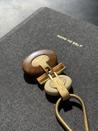 Vintage Retro AVON 1976 Polished Oval Lucite Cream Brown Swirl Pendant Necklace