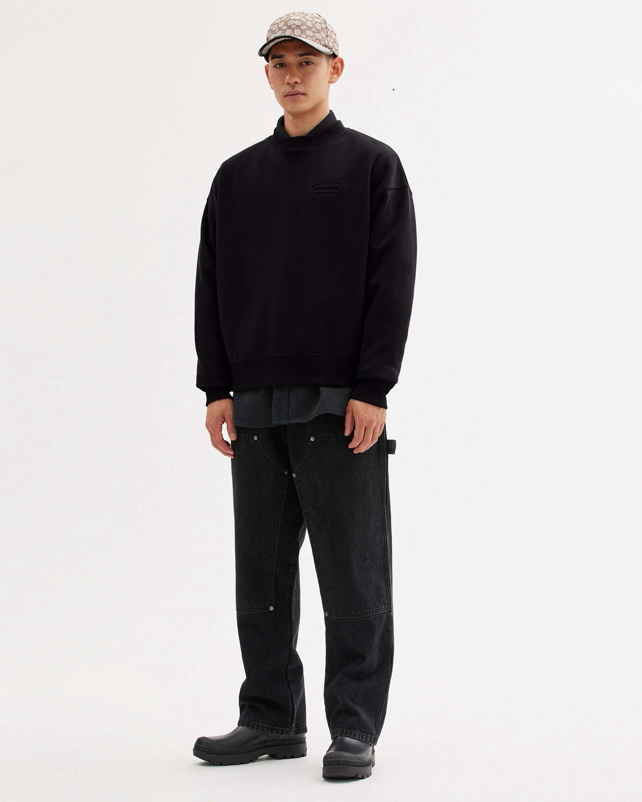 Designer COACH Essential Crew Neck Sweater Classic Heritage Black Size M ($250)