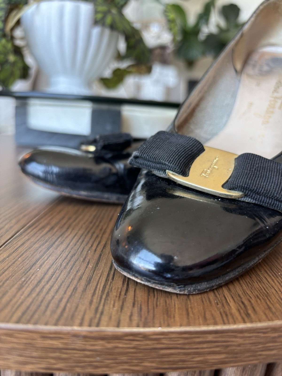 SALVATORE FERRAGAMO Vintage Italy Black Patent Leather Buckle Pumps Shoes US 8AA
