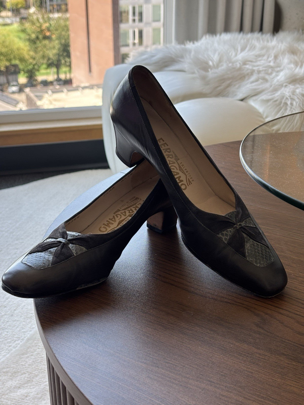 SALVATORE FERRAGAMO Vintage Italy Brown Leather Python Pumps Shoes 7.5 AA Narrow